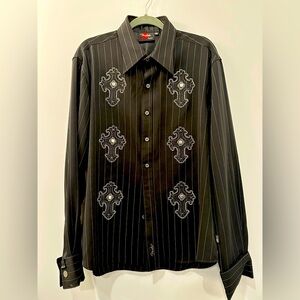 Fender by DaVinci button down long sleeve shirt.